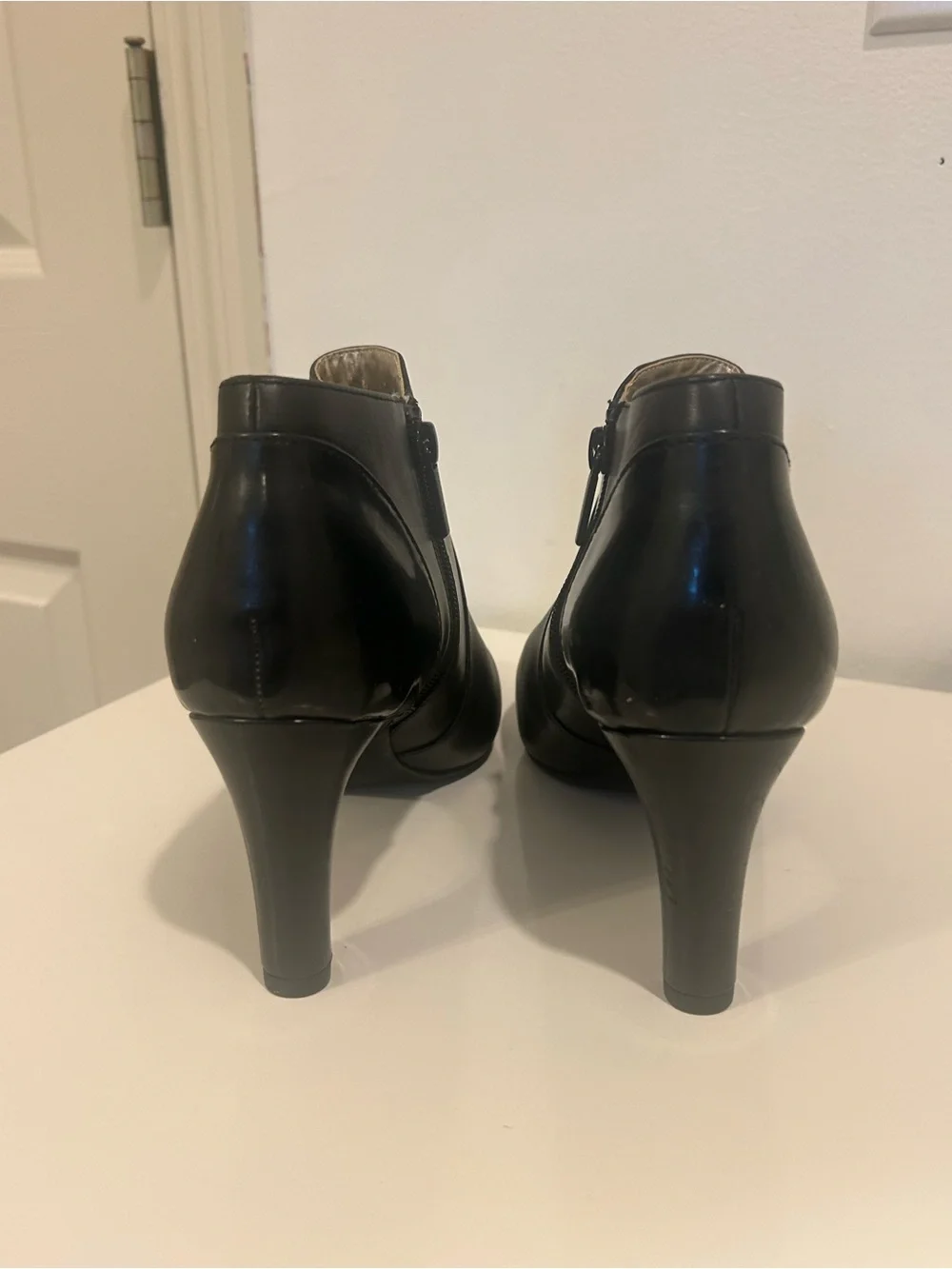 Bandolino B Flexible sleek black